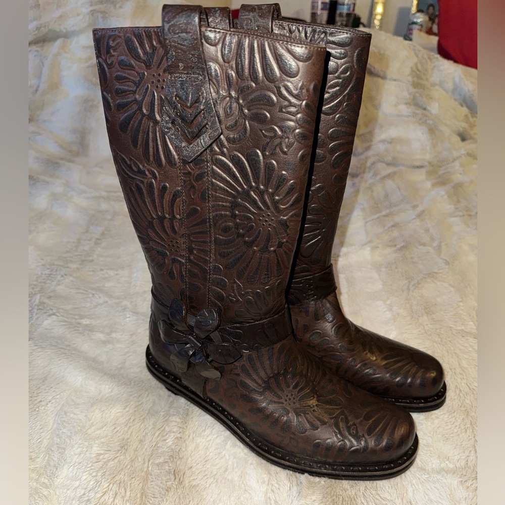 New Brown Leather Floral Embossed Fendi Cowboy Boots